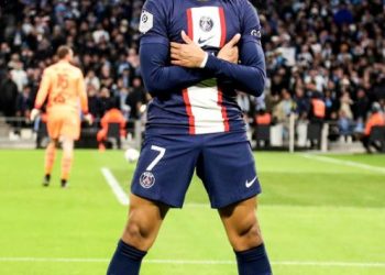 Kylian Mbappé becomes PSG’s all-time leading scorer in Ligue 1 history (139) (Image: livescore/Twitter)