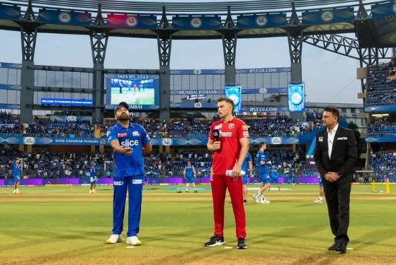 Rohit Sharma and Sam Curran during toss of an IPL 2023 match (Image: iplt20.com)