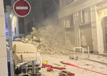 A building collapsed following an explosion in France's city Marseille (Image: Mediavenir/Twitter)