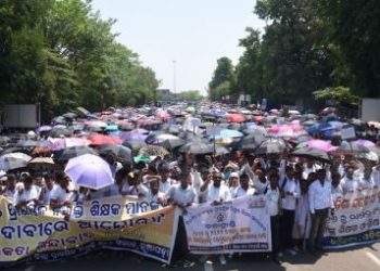 Odisha, Contractual high school teachers, Protest, Protest, Education, Samir Ranjan Dash