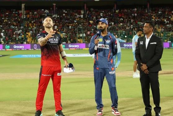 Faf du Plessis and KL Rahul during the toss (Image: iplt20.com)