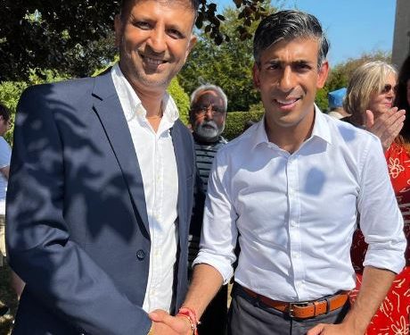 Conservative Party member Sanjay Modhwadia with British PM Rishi Sunak (Image: BatakKeshav/Twitter)