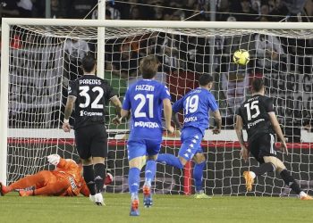 Empoli's Francesco Caputo, second right, scores their side's third goal of the game during the Serie A soccer match between Empoli and Juventus, at the Carlo Castellani stadium in Empoli, Italy, Monday, May 22, 2023. (Marco Bucco/LaPresse via AP)