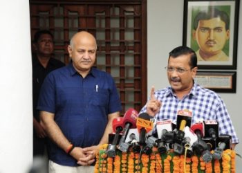 Kejriwal slams Delhi Police for 'misbehaving' with Sisodia