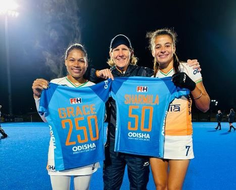 Deep Grace Ekka (Left) and Sharmila Devi (Right) with head coach Janneke Schopman (Centre) (Image: TheHockeyIndia/Twitter)