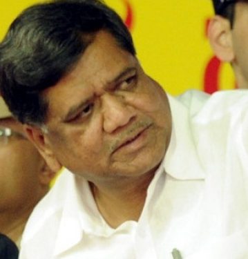 Karnataka poll results: Jagadish Shettar trails by 1,900 votes after second round of voting