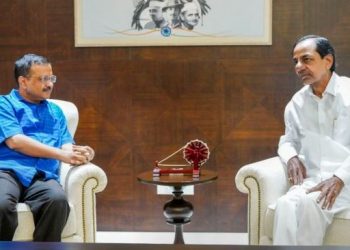 Delhi CM Arvind Kejriwal with Telangana CM K Chandrashekar Rao during a meeting in Delhi (Image: PTI)