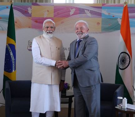 PM Narendra Modi meets Brazilian President Inacio Lula da Silva at Hiroshima G7 summit (Image: narendramodi/Twitter)