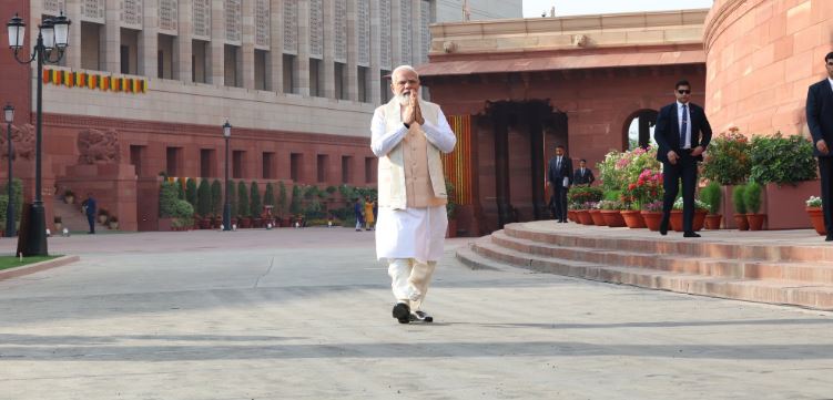 PM Modi felicitates workers involved in making of new Parliament House