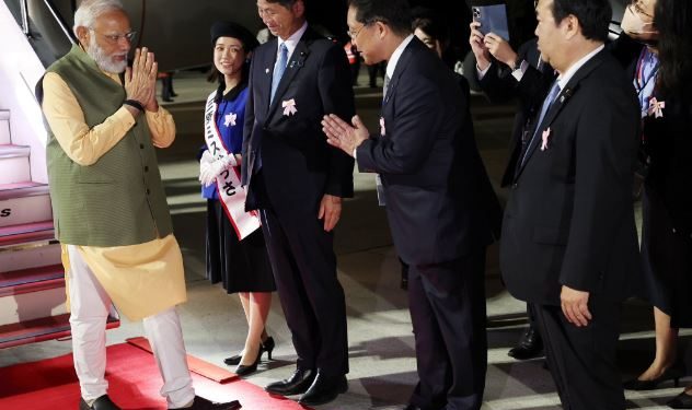 PM Narendra Modi being welcomed on his arrival in Japan for G7 and Qaud summits (Image: NarendraModi/Twitter)