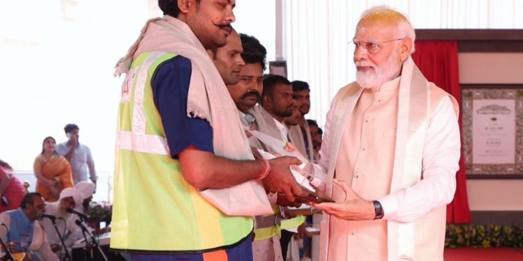 Narendra Modi, Puranjan Dalai, Odisha, Chandipur, Parliament