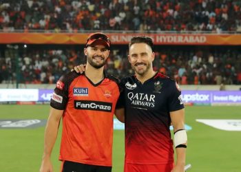 Aiden Markram and Faf du Plessis during the toss of an IPL match between Sunrisers Hyderabad and Royal Challengers Bangalore (Image: iplt20.com)