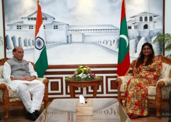 Defence Minister Rajnath Singh meets his Maldivian counterpart Mariya Didi (Image: rajnathsingh/Twitter)