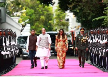 Rajnath Singh gets warm welcome on arrival in Maldives (Image: rajnathsingh/Twitter)