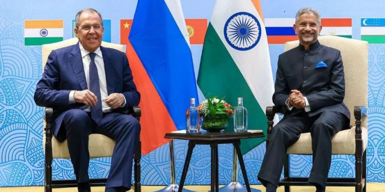 S Jaishankar meets Russian counterpart Sergey Lavrov on sidelines of SCO meet Panaji (Image: mfa_russia/Twitter)
