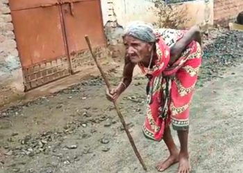 Odisha: 80-year-old woman walks 5 km to get pension in Kalahandi district