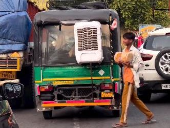 Autorickshaw with cooler viral video India