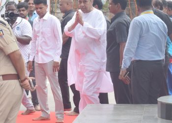 Odisha CM Naveen Patnaik felicitates people for giving land for 'Ekamra' project around Lingaraj temple