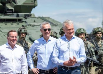 Germany offers to station 4,000 troops in Lithuania to support NATO - German Defence Minister Boris Pistorius with NATO General Secretary Jens Stoltenberg