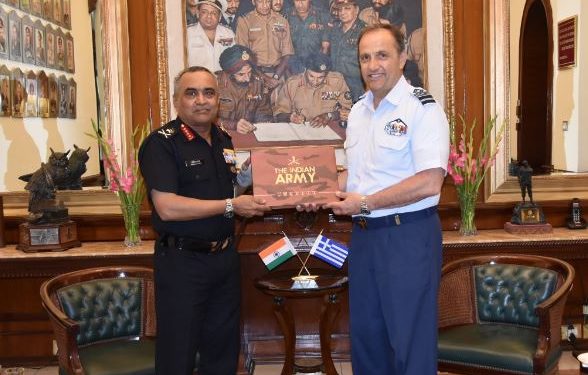 India Army chief General Manoj Pande with Greece Air Force chief General Themistoklis Bourolias (Image: adgpi/Twitter)
