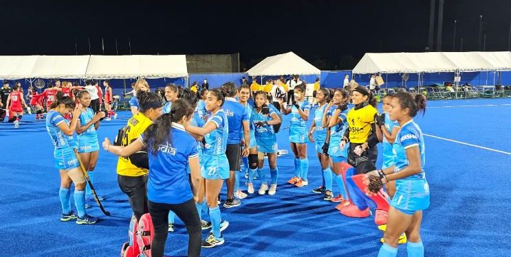 India's Junior Women Hockey Team celebrates after maiden Junior Asia Cup (Image: TheHockeyIndia/Twitter)