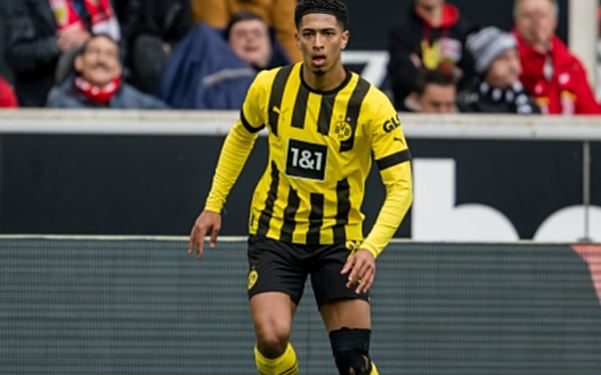Real Madrid signs English midfielder Jude Bellingham