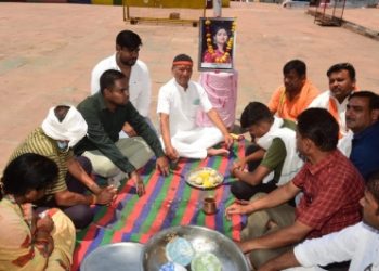 Woman marries man from different religion; family performs last rites