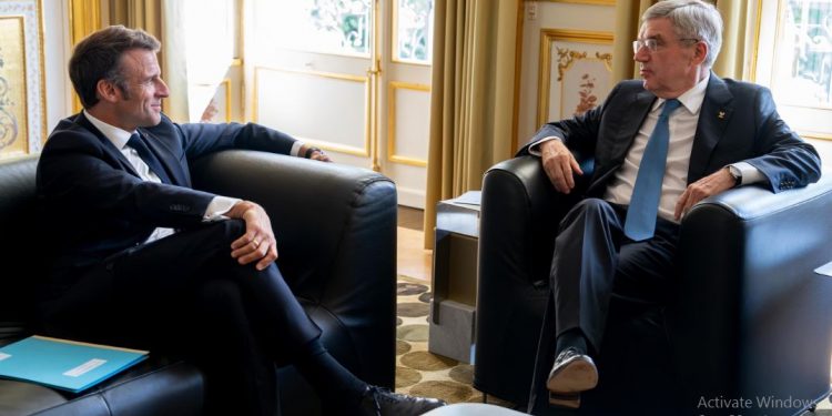 French President Emmanuel Macron with IOC chief Thomas Bach