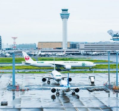 Two passenger planes collide at Tokyo airport