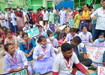 Contractual workers of Acharya Harihar Post Graduate Institute of Cancer in Cuttack