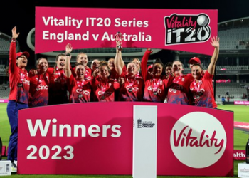 England beat Australia by 5 wickets to win T20I series 2-1, keep Women's Ashes alive