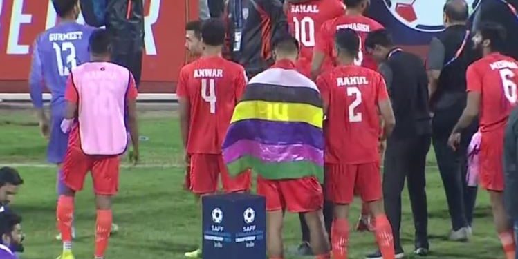 Jeakson Singh wearing Meitei flag, Kangleipak at the presentation ceremony of SAFF Championship final