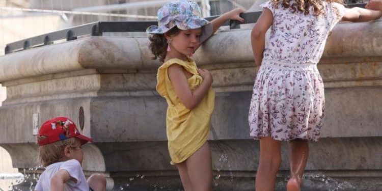 Heat waves impact 92 mn kids in Europe, Central Asia: UNICEF