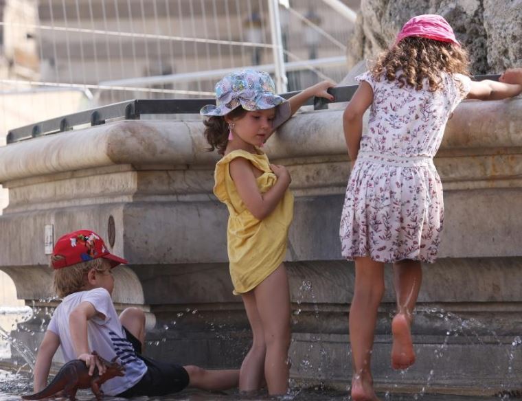 Heat waves impact 92 mn kids in Europe, Central Asia: UNICEF