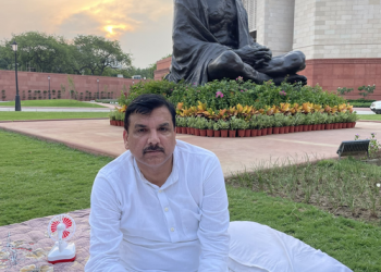 AAP's Sanjay Singh continues sit-in protest on Parliament premises