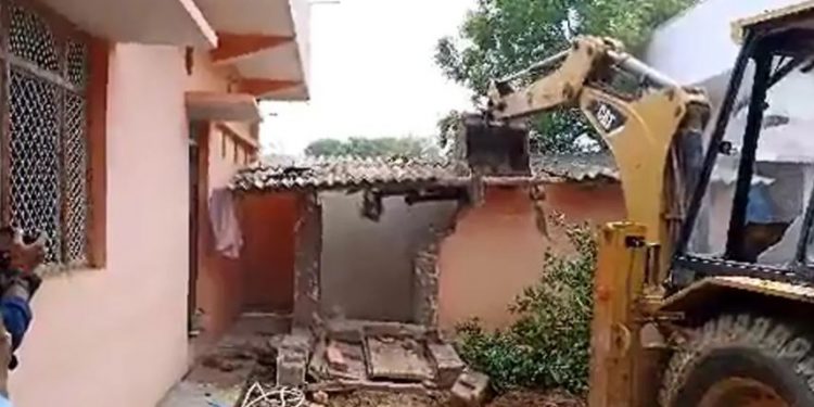 Madhya Pradesh authorities demolishing house of accused in urination incident
