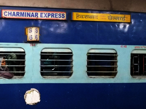 Robbers target Hyderabad, Charminar Express trains in Andhra Pradesh