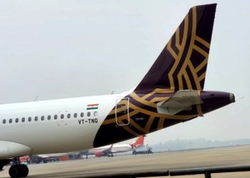 Delhi_Major tragedy averted as two planes given go ahead to take-off, land at same time