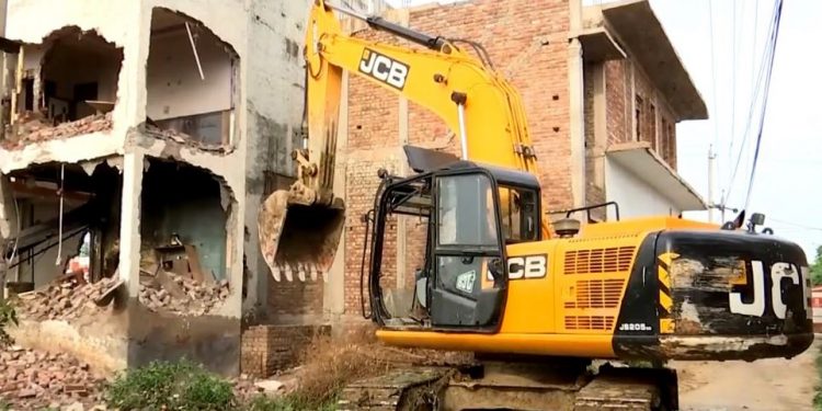 Demolition of illegal building