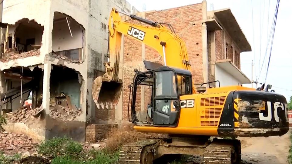 Demolition of illegal building