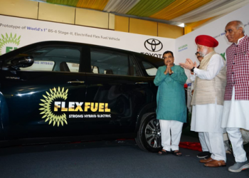 Gadkari unveils world's first prototype car based on 'Toyota Innova Hycross', bats for biofuel