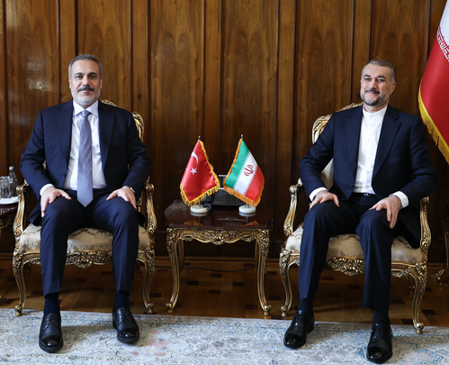 Iranian, Turkish FMs meet to discuss bilateral ties, economic cooperation