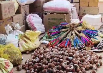 Commissionerate Police nabs two for illegal firecracker trading