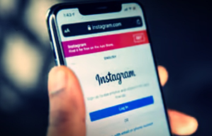 Instagram's new feature lets friends to add photos to your posts