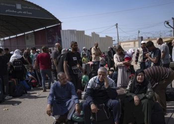Egypt-Gaza border crossing opens, letting desperately needed aid flow to Palestinians