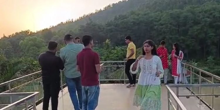 Tourists start to arrive at Odisha’s Daringbadi hill station with onset of winter