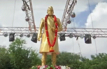 Stalin unveils statue of VP Singh in Chennai