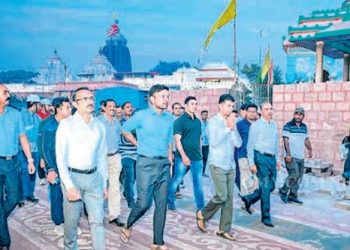 Pandian reviews Srimandir Project