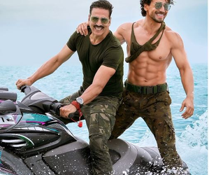 Akshay Kumar, Tiger Shroff unleash cool vibes in first look from 'Bade Miyan Chote Miyan' on New Year