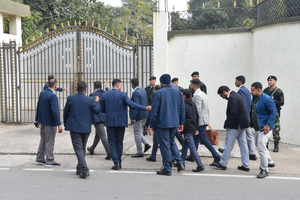 ED officials reach Jharkhand CM Hemant Soren's house for questioning